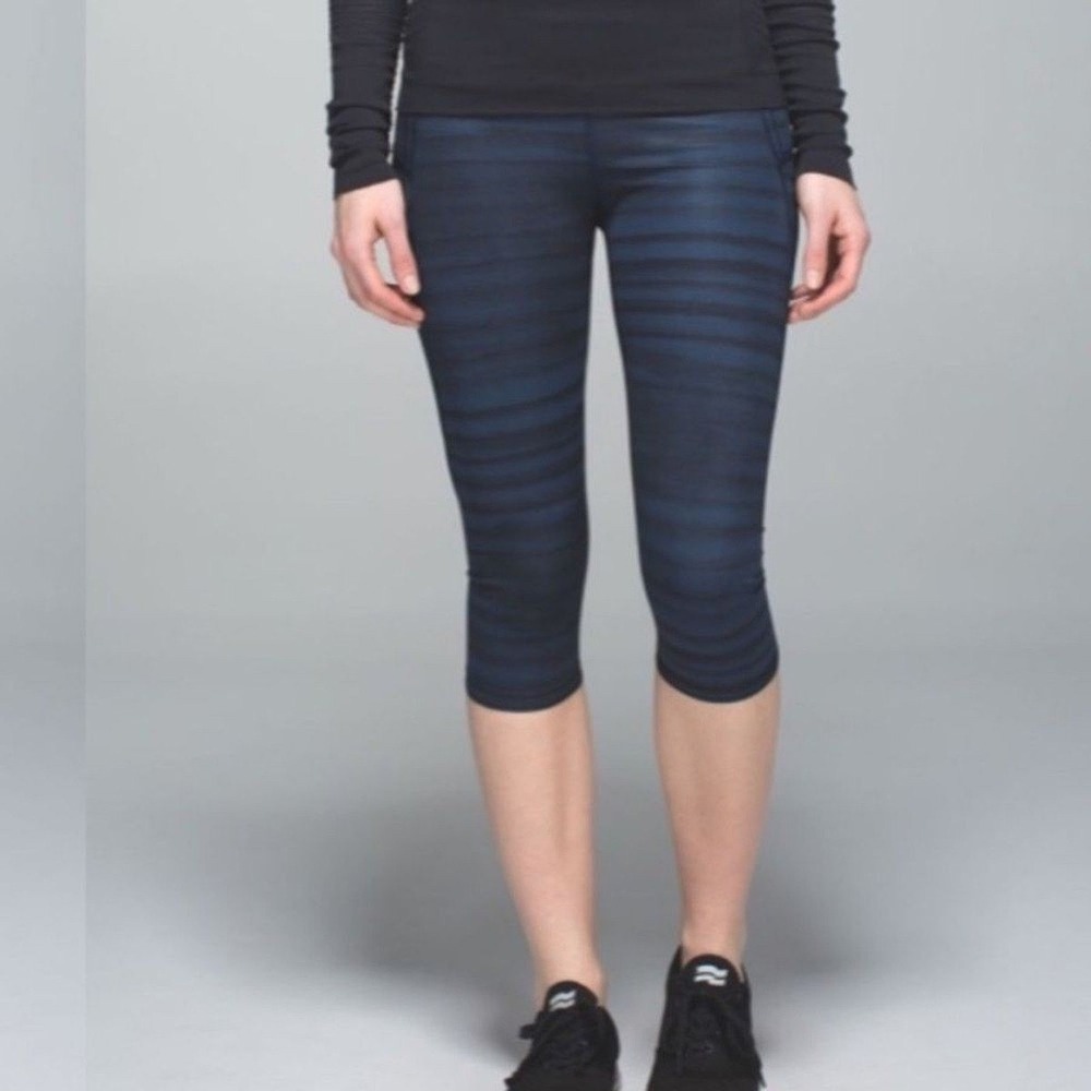 Lululemon Run Inspire Crop II Blue Black Striped Leggings Size 4